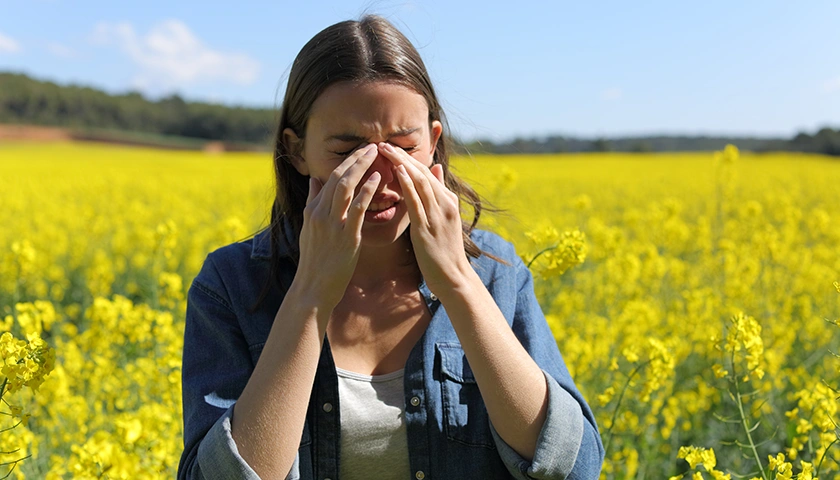 mujer_picor_ojos_alergia_polen (2).webp